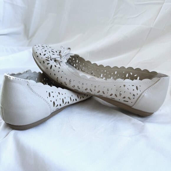 White Mountain | Perforated Flats | Off White | Size 9 - Picture 5 of 7